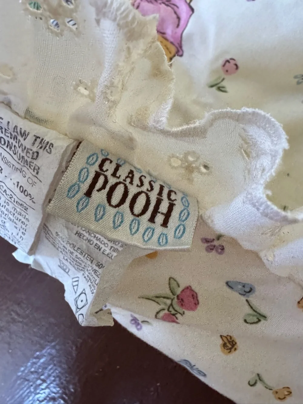 Classic Pooh Cream Baby Quilt with Ruffled Edge - Picture 7 of 11